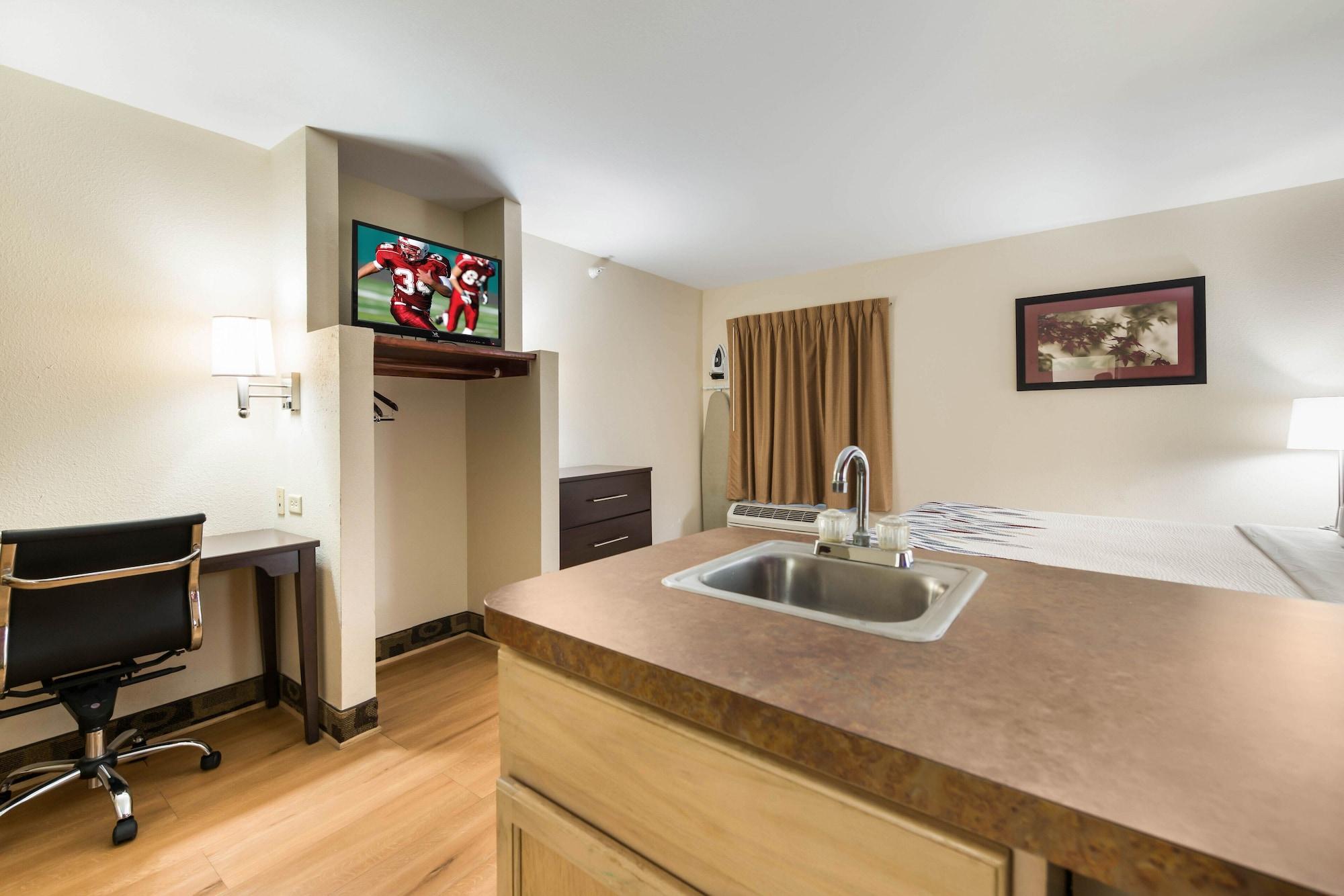Red Roof Inn & Suites Monee Εξωτερικό φωτογραφία