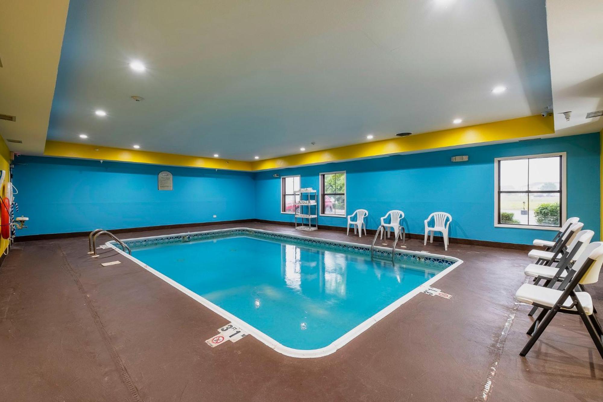 Red Roof Inn & Suites Monee Εξωτερικό φωτογραφία