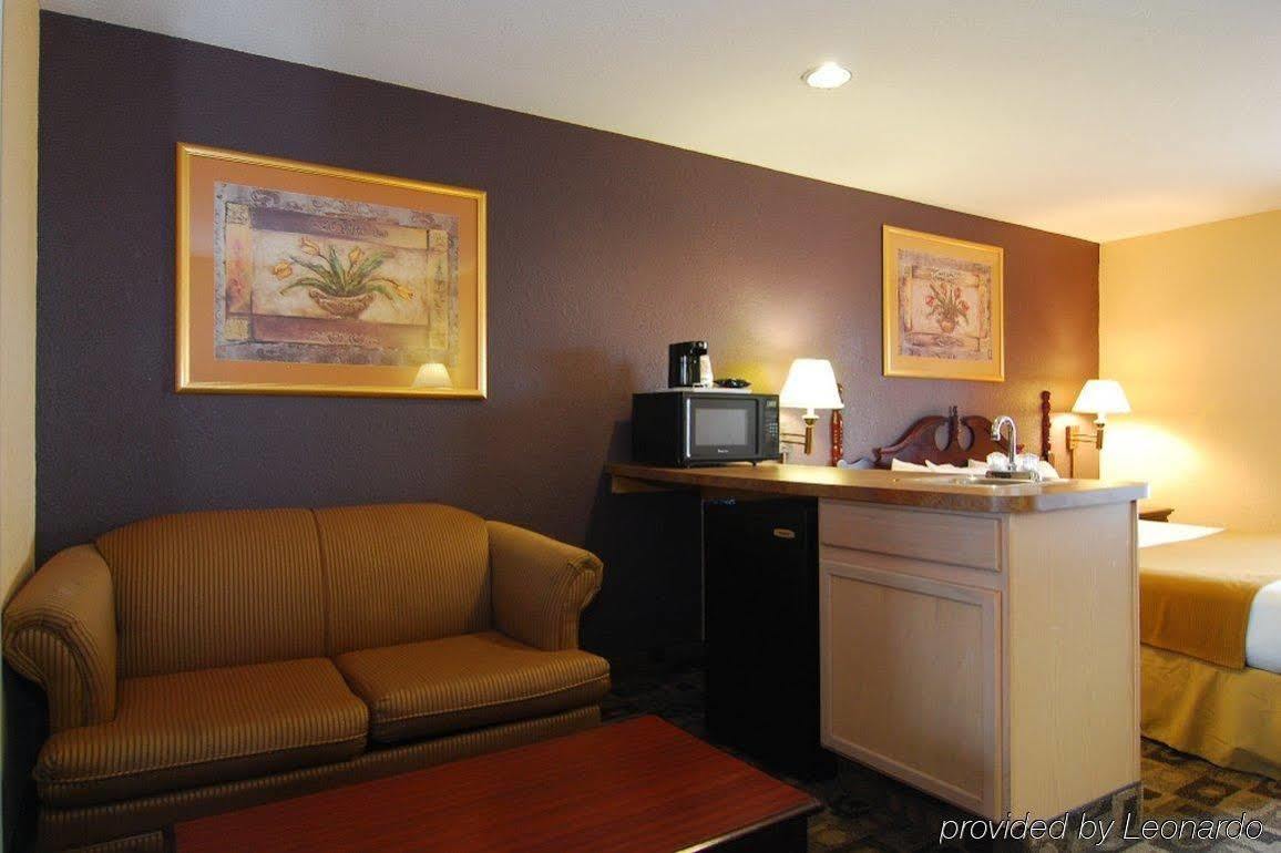Red Roof Inn & Suites Monee Εξωτερικό φωτογραφία